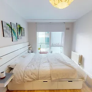 Centrally Located, Comfy 2-bed 2-bath Apartment
